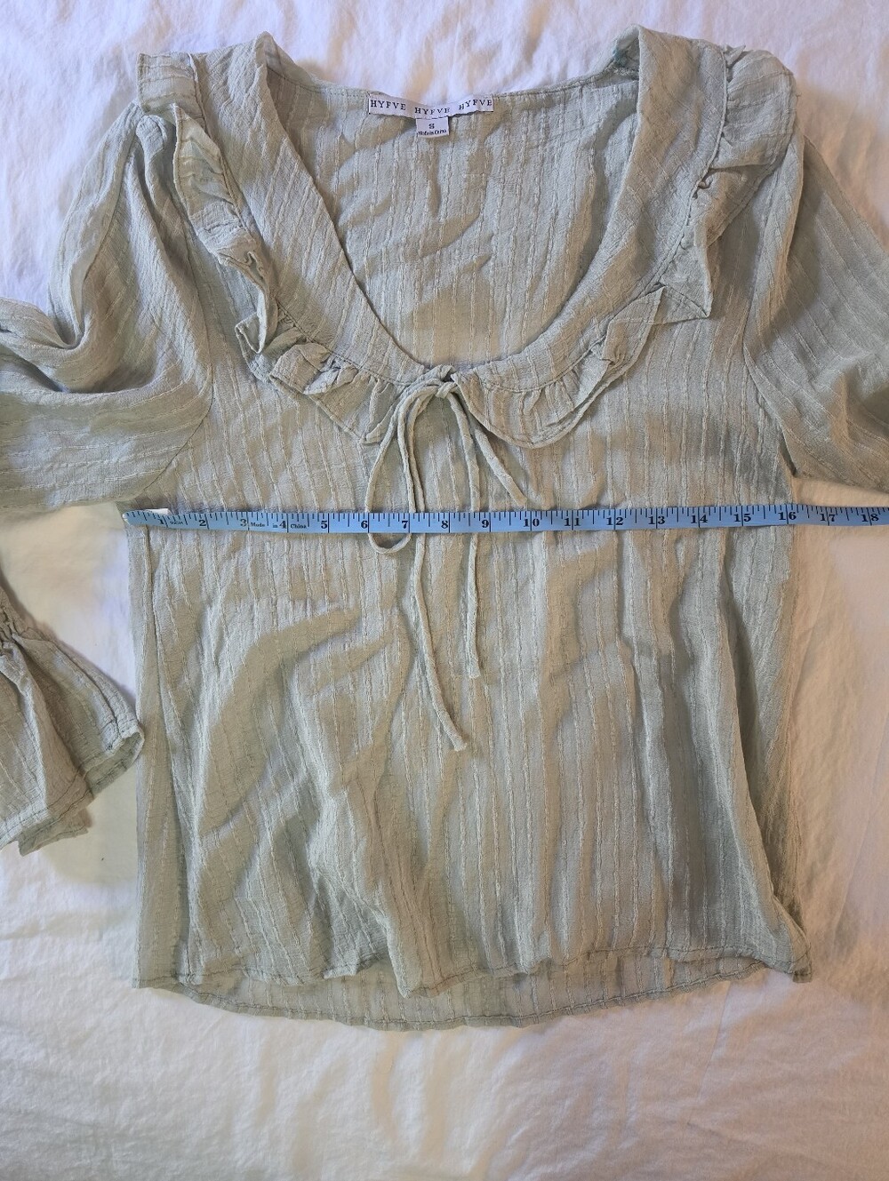 HYFVE 2020s Sage Green Crinkle Seersucker Ruffle Portrait Collar Blouse S - Picture 4 of 7